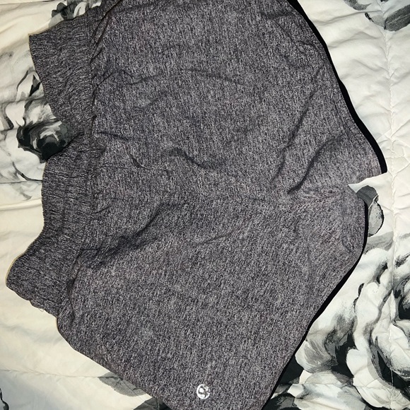 Lululemon reversible shorts 3” - Picture 3 of 6